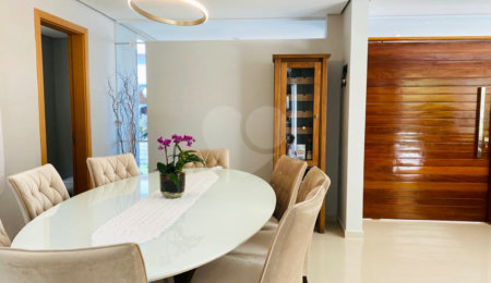 Casa à venda com 4 quartos, sendo 2 suítes,  no condomínio Residencial Vila Lagos, São Paulo - SP