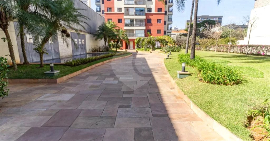 Apartamento à venda na Moóca, 68m², 2 dormitórios, 1 suíte, 1 vaga, ar condicionado, varanda, lazer completo