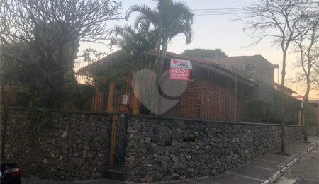 Casa Térrea à venda ou para alugar com 4 quartos, sendo 1 suíte,  em Tremembé, São Paulo, SP