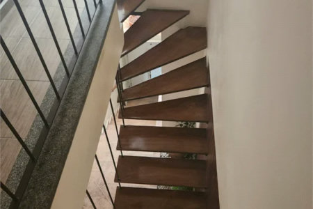 Sobrado à venda com 4 quartos, sendo 1 suíte, em Água Branca, São Paulo, SP