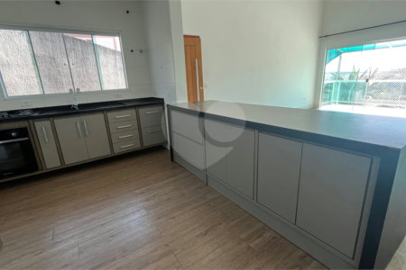 Sobrado à venda com 3 quartos, sendo 1 suíte, em Jardim Paulista, Atibaia, SP