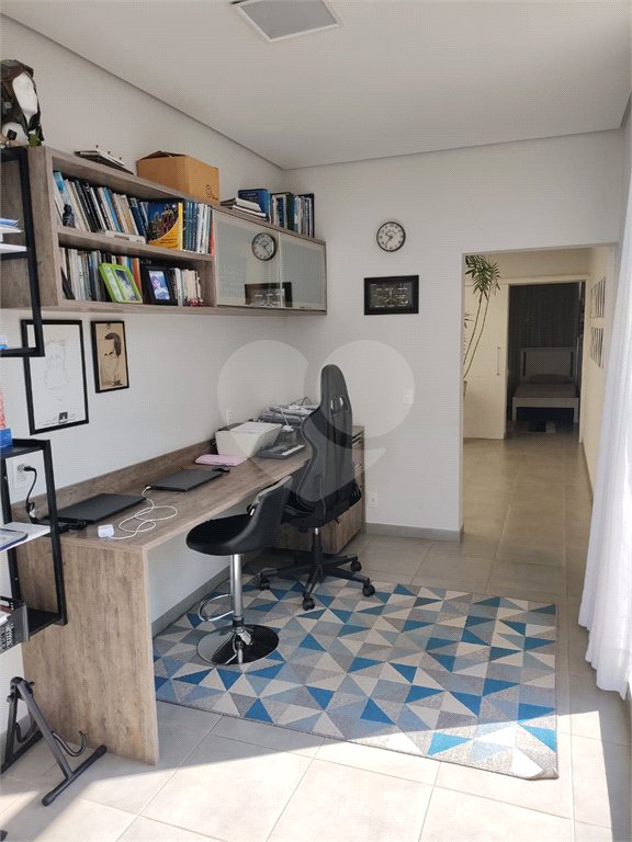 Casa à venda com 4 quartos, sendo 3 suítes, no condomínio Estância Marambaia, Vinhedo - SP