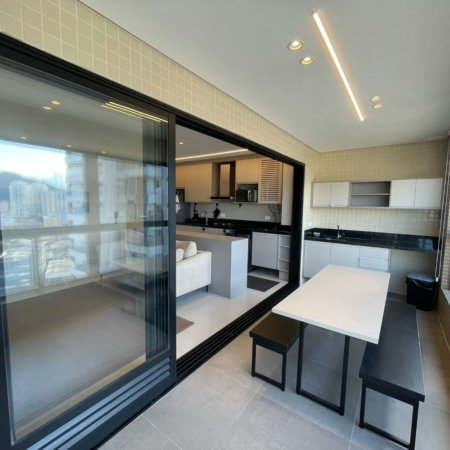 Apartamento 2 dormitórios (1 suíte), porteira fechada, 1 vaga demarcada, no José Menino, Santos