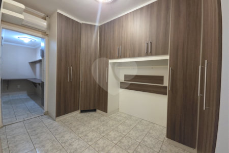 Casa à venda com 3 quartos, sendo 1 suíte, no condomínio Parque das Árvores, Sorocaba - SP