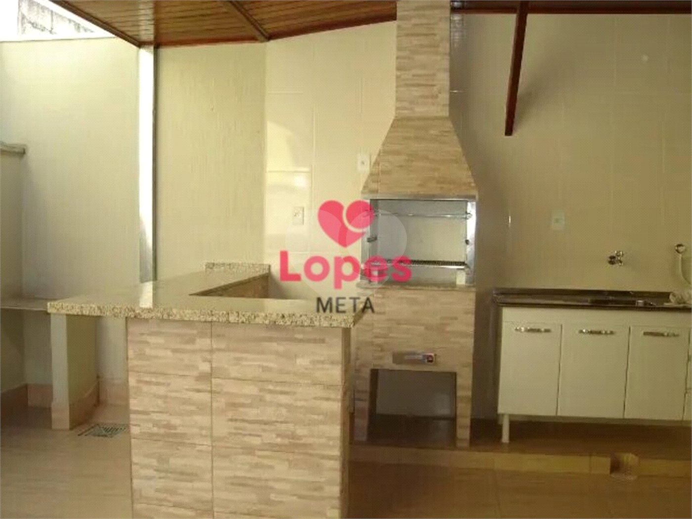Casa à venda com 3 quartos, sendo 2 suítes, no condomínio Floradas Paratey, São José dos Campos - SP
