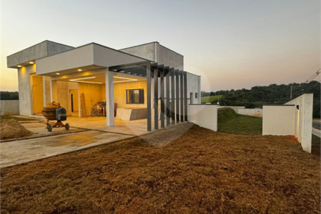 Casa à venda com 3 suítes no condomínio Vilagio Ipamena 2, Araçoiaba da Serra - SP