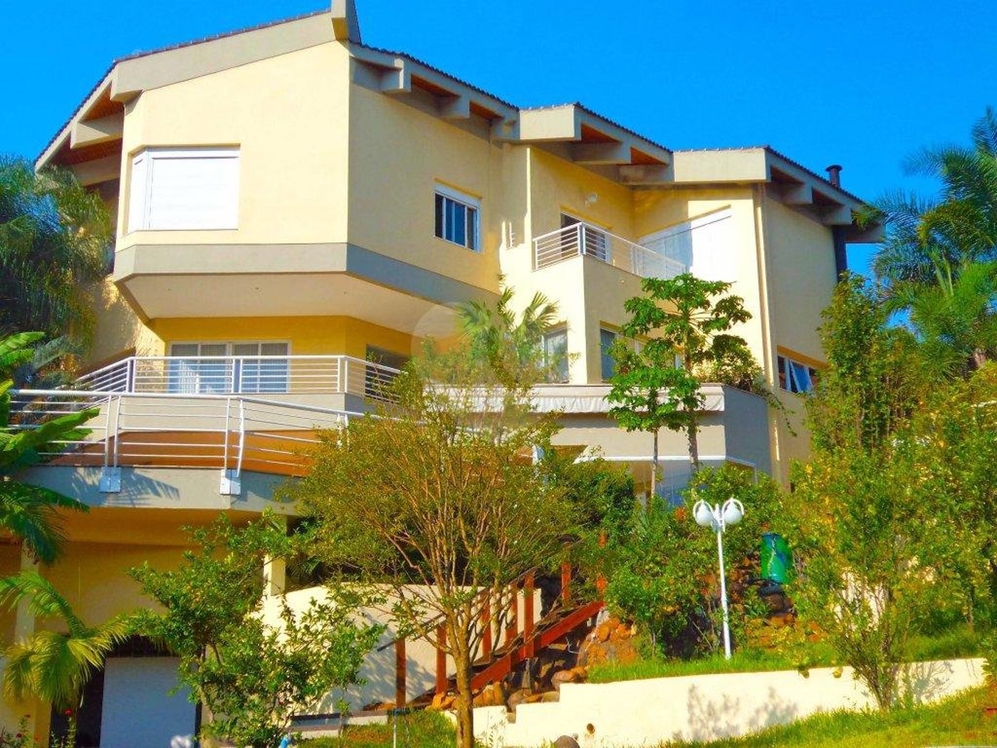 Casa à venda com 5 suítes em Jardim Leonor, São Paulo, SP