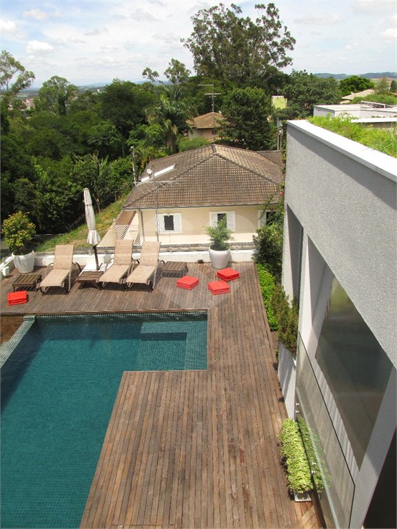 Casa à venda com 3 quartos, sendo 1 suíte, no condomínio Alpes de Vinhedo, Vinhedo - SP