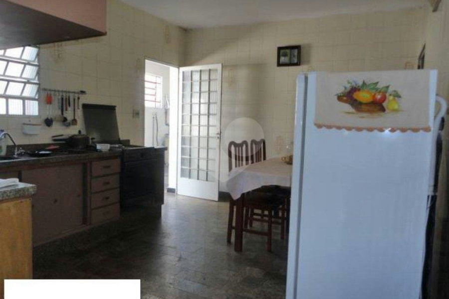 Casa de Vila à venda com 6 quartos em Jardim Peri, São Paulo, SP