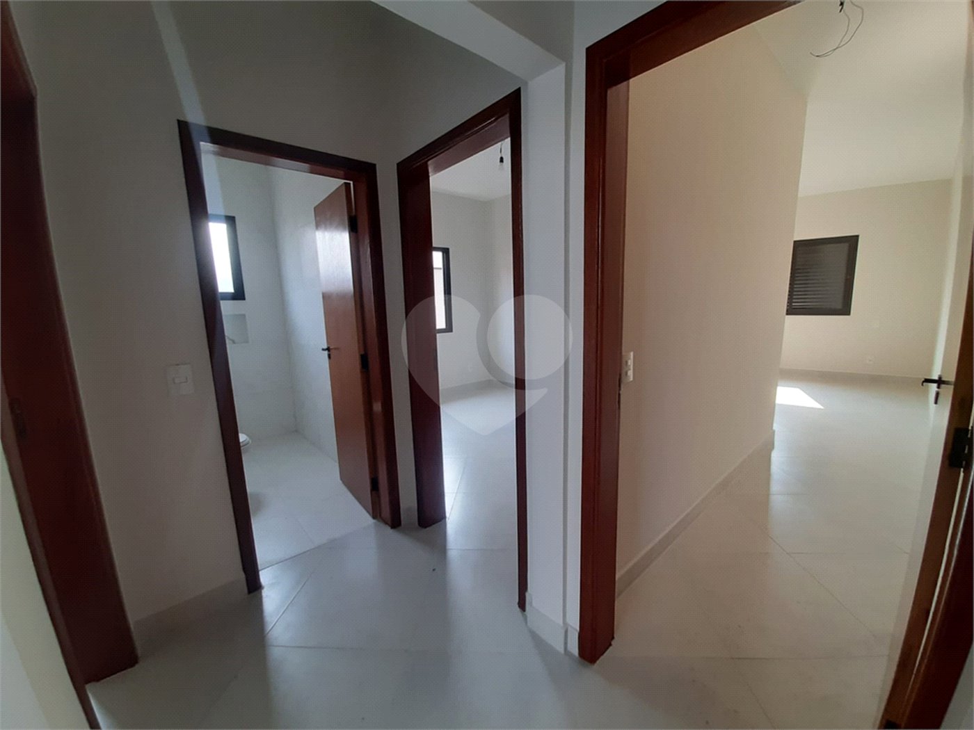 Casa à venda com 3 quartos, sendo 1 suíte, em Residencial/Comercial, Vinhedo, SP