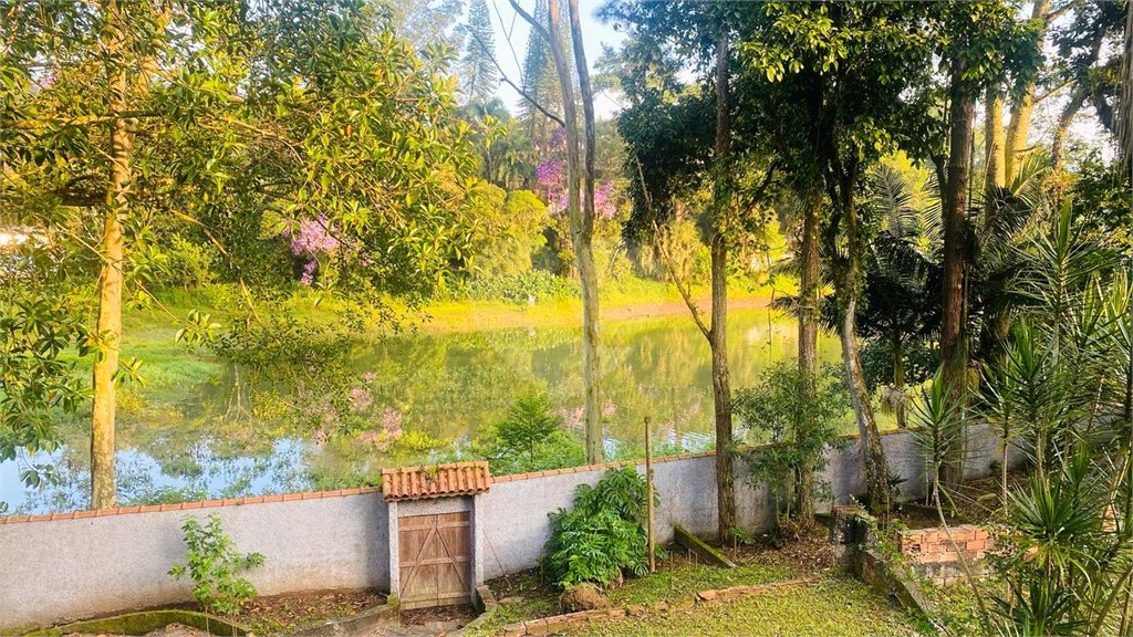 Casa à venda com 3 suítes em Dos Finco, São Bernardo do Campo, SP