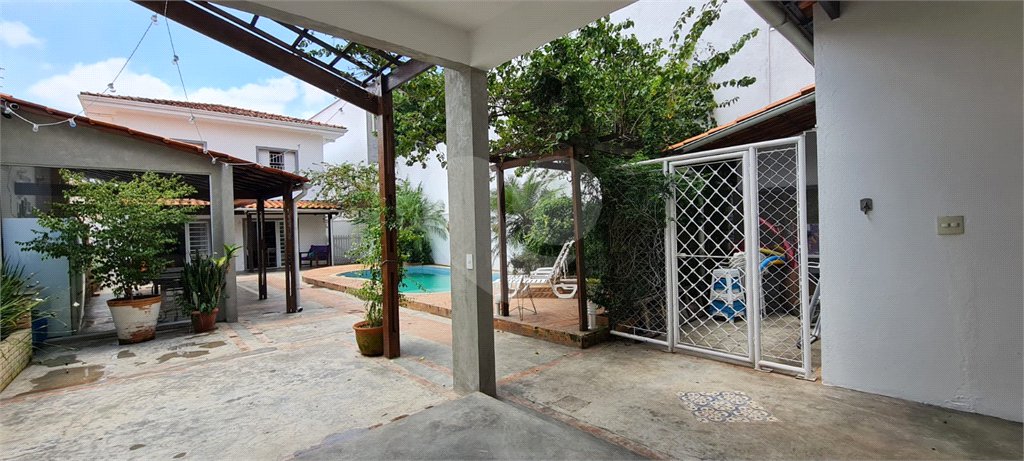 Sobrado à venda com 5 quartos, sendo 4 suítes, em Brooklin Velho, São Paulo, SP