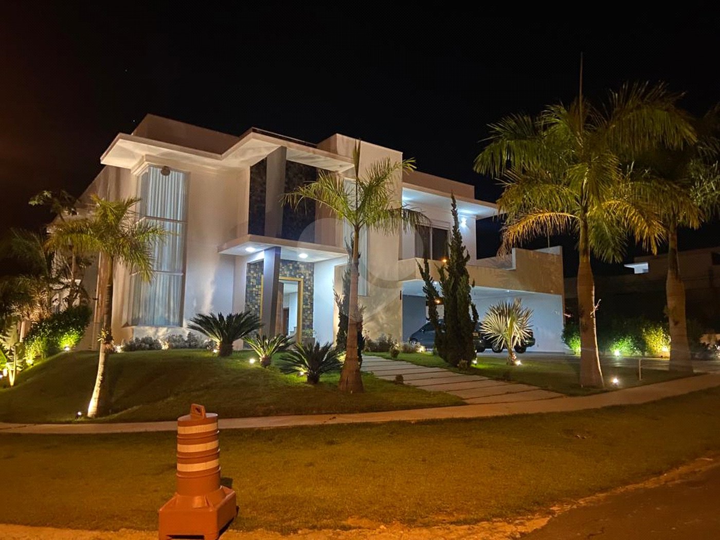 Casa à venda com 5 suítes no condomínio Residencial Fazenda Alta Vista, Salto de Pirapora - SP