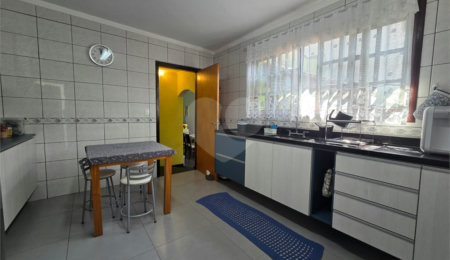 Casa à venda com 4 quartos, sendo 1 suíte,  em Vila Paulo Silas, São Paulo, SP