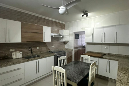Apartamento à venda com 2 quartos, sendo 1 suíte, no Centro, Ponta Porã, MS