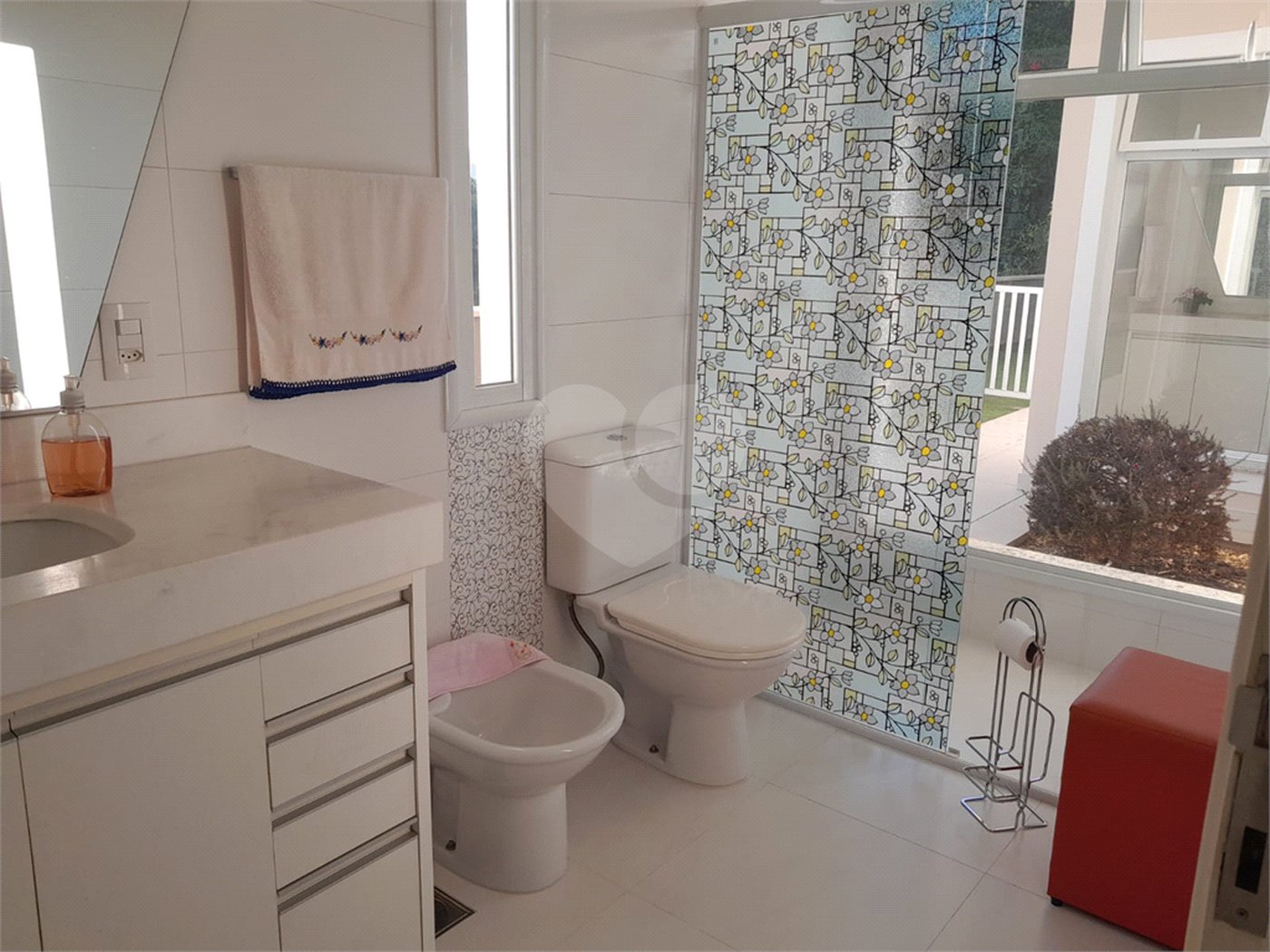Casa à venda com 5 suítes no condomínio Ipe Velho, Vinhedo - SP