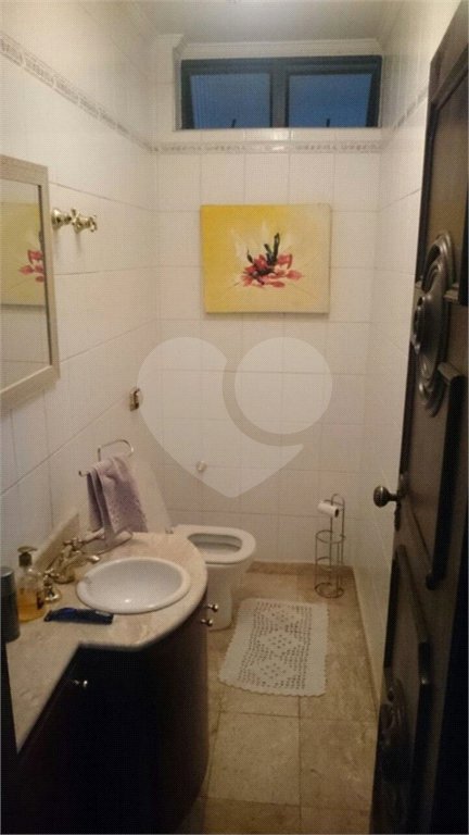 Sobrado à venda com 5 quartos, sendo 2 suítes, em Brooklin Paulista, São Paulo, SP