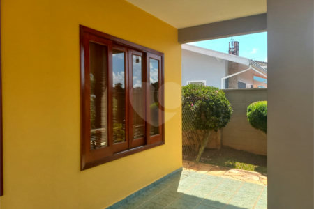 Casa à venda com 4 quartos, sendo 2 suítes,  em Villaggio Capríccio, Louveira, SP