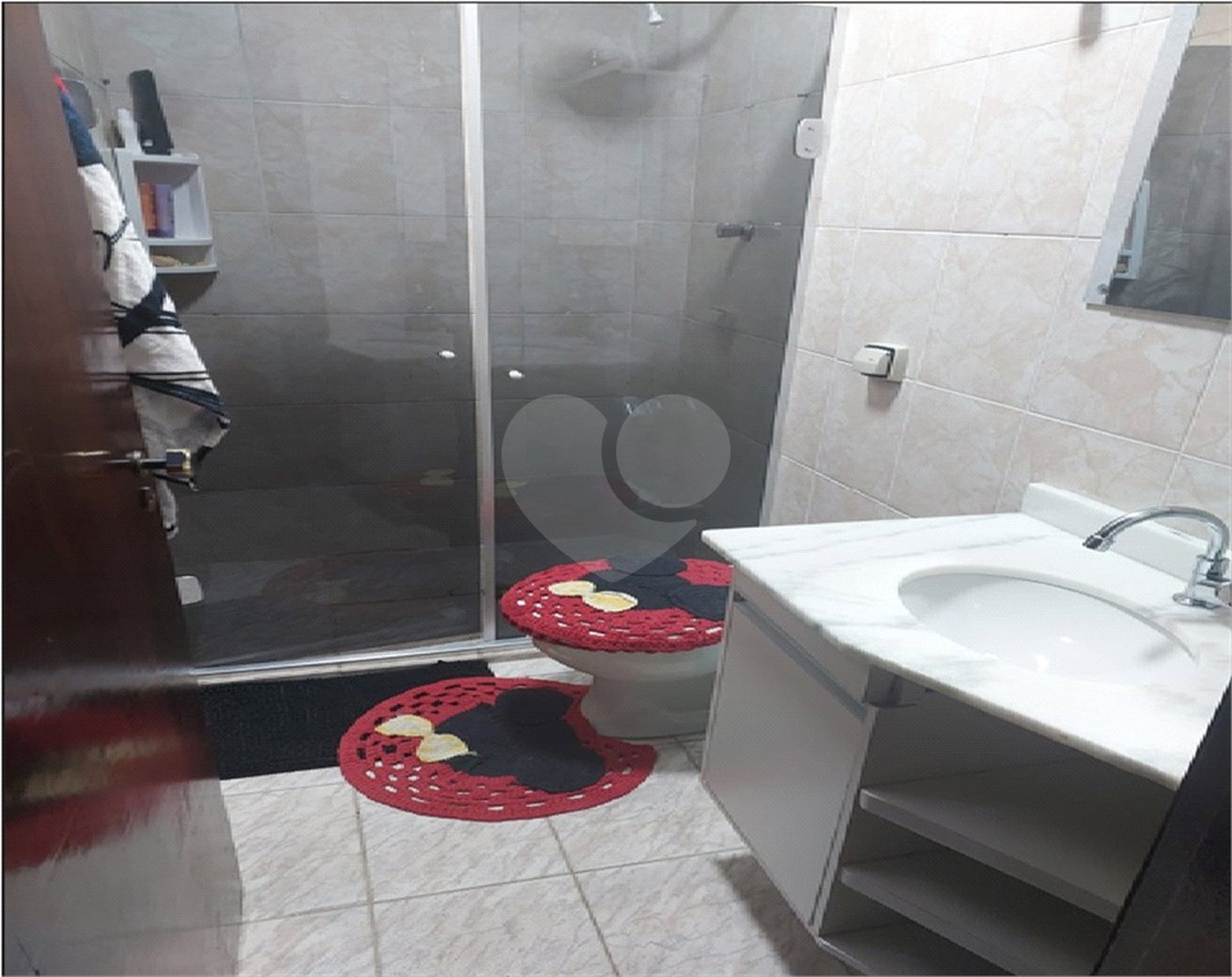 Casa à venda com 2 suítes no condomínio Residencial Sabará, São Paulo - SP