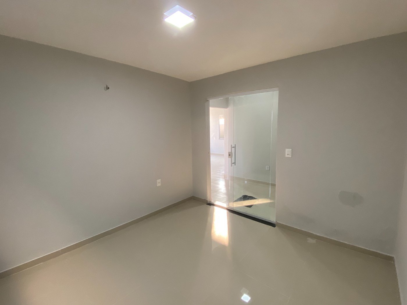 Casa à venda com 3 quartos, sendo 2 suítes, no condomínio PORTO LAGOA, Aquiraz - CE