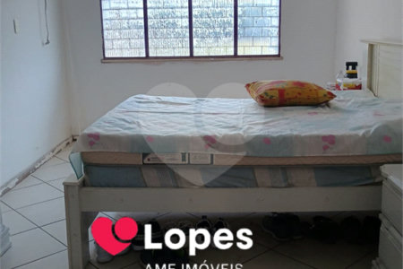 Casa à venda com 7 quartos, sendo 2 suítes, em Campo Grande, Rio de Janeiro, RJ