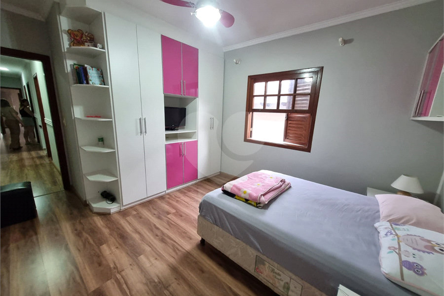 Sobrado à venda com 4 quartos, sendo 2 suítes, em Vila Barreto, São Paulo, SP