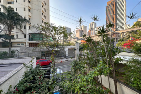 Casa à venda com 3 quartos, sendo 1 suíte,  no condomínio Barão do Triunfo, São Paulo - SP