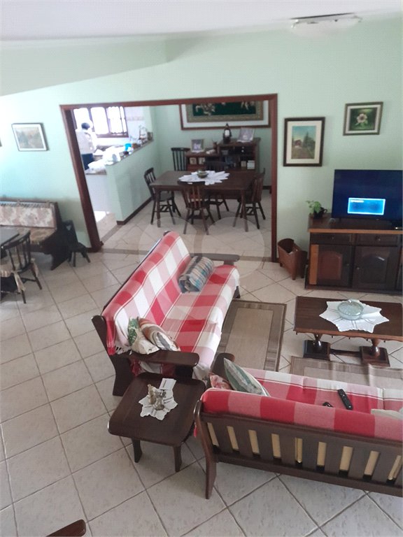 Chácara à venda com 4 quartos, sendo 1 suíte,  em Vila Dom Pedro, Atibaia, SP