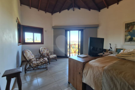 Casa à venda com 4 suítes no condomínio Santa Teresa, Itupeva - SP