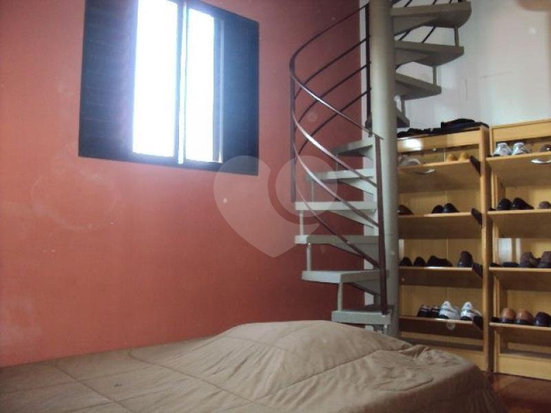 Sobrado à venda com 8 quartos em Vila Medeiros, São Paulo, SP