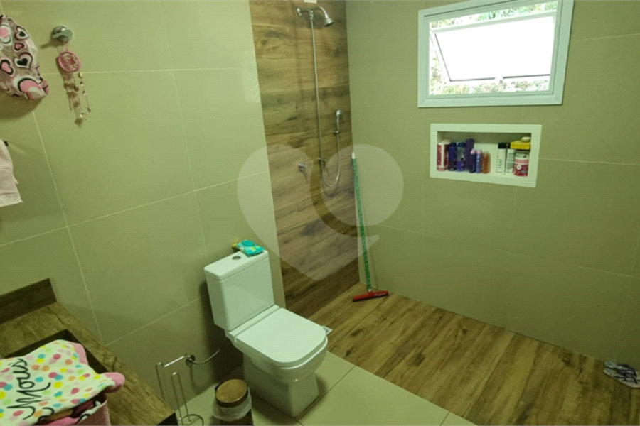 Casa à venda com 4 quartos, sendo 2 suítes,  no condomínio Sausalito, Mairiporã - SP
