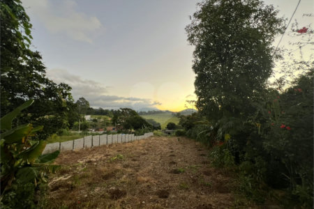 Terreno à venda no Centro, Paraibuna, SP