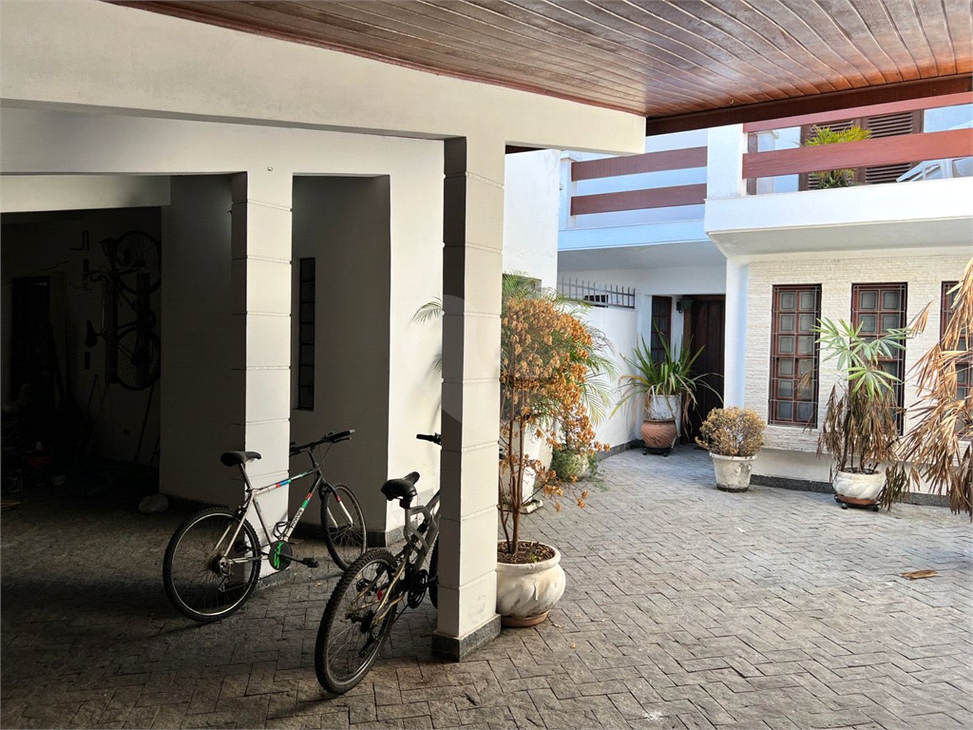 Casa à venda com 4 quartos, sendo 3 suítes, em Chácara Monte Alegre, São Paulo, SP