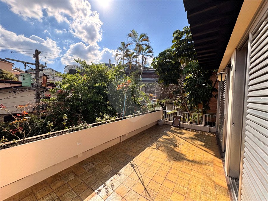 Sobrado à venda com 4 quartos, sendo 3 suítes,  em Jardim São Bento, São Paulo, SP