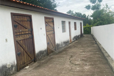 Casa à venda com 8 quartos, sendo 4 suítes, no condomínio Santa Filomena, Salto - SP