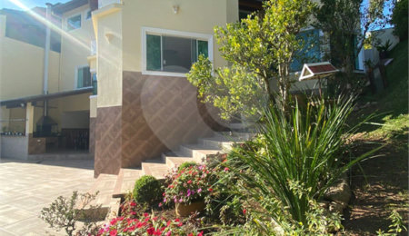 Casa à venda com 4 suítes no condomínio Aruã, Mogi das Cruzes - SP
