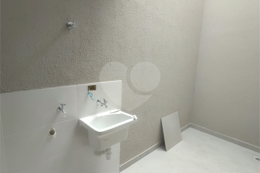 Sobrado à venda com 3 quartos, sendo 1 suíte,  em Parada Inglesa, São Paulo, SP