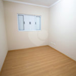 Casa à venda com 3 quartos, sendo 1 suíte, no condomínio Vilaregio, São Roque - SP