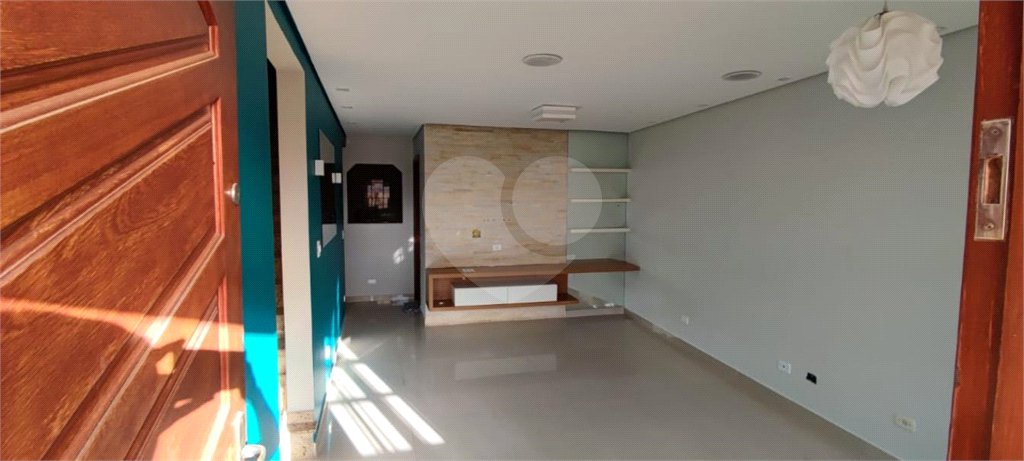 Casa à venda com 3 quartos, sendo 1 suíte, no condomínio Residencial Gabriela, São Paulo - SP