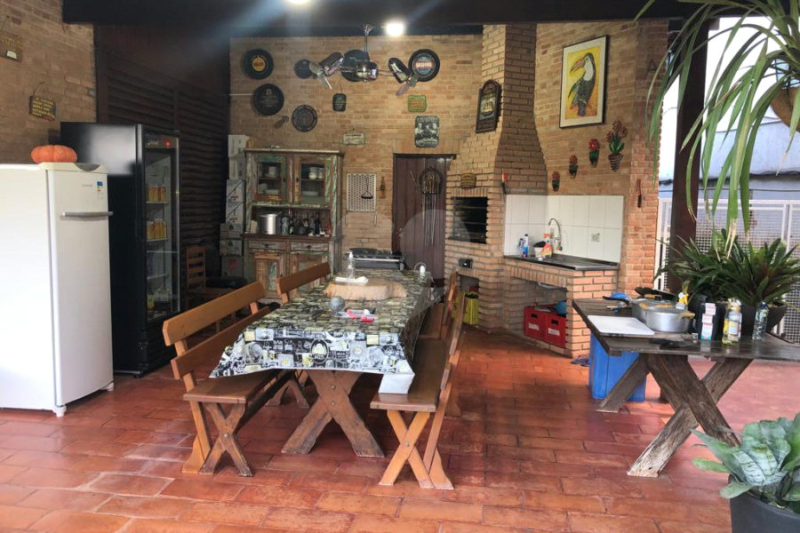 Casa Térrea à venda com 4 quartos, sendo 2 suítes, em Roseira, Mairiporã, SP