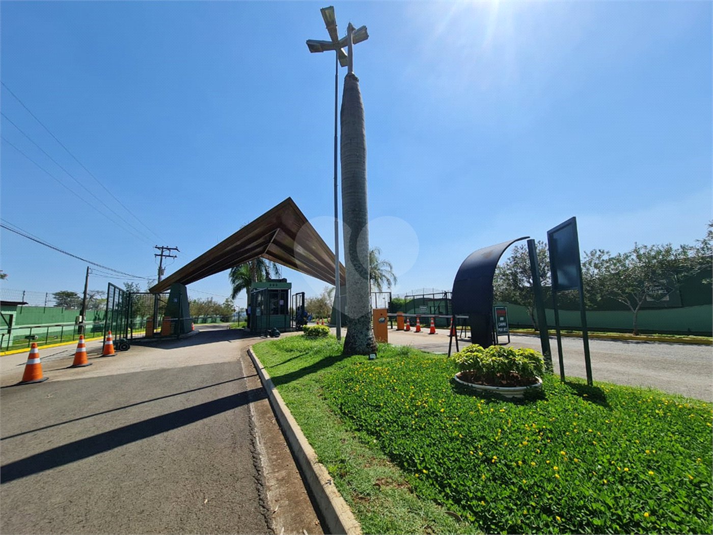Terreno à venda no condomínio Village Saint Charbel, Araçoiaba da Serra - SP