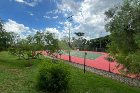 Casa à venda com 3 quartos, sendo 1 suíte, no condomínio Mirante dos Ipes, Salto - SP