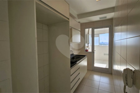 Apartamento à venda ou para alugar com 3 quartos, sendo 2 suítes, em Vila Anastácio, São Paulo, SP