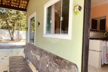 Casa em condomínio para alugar com 2 quartos, sendo 1 suíte, em Caravelas, Armação dos Búzios, RJ