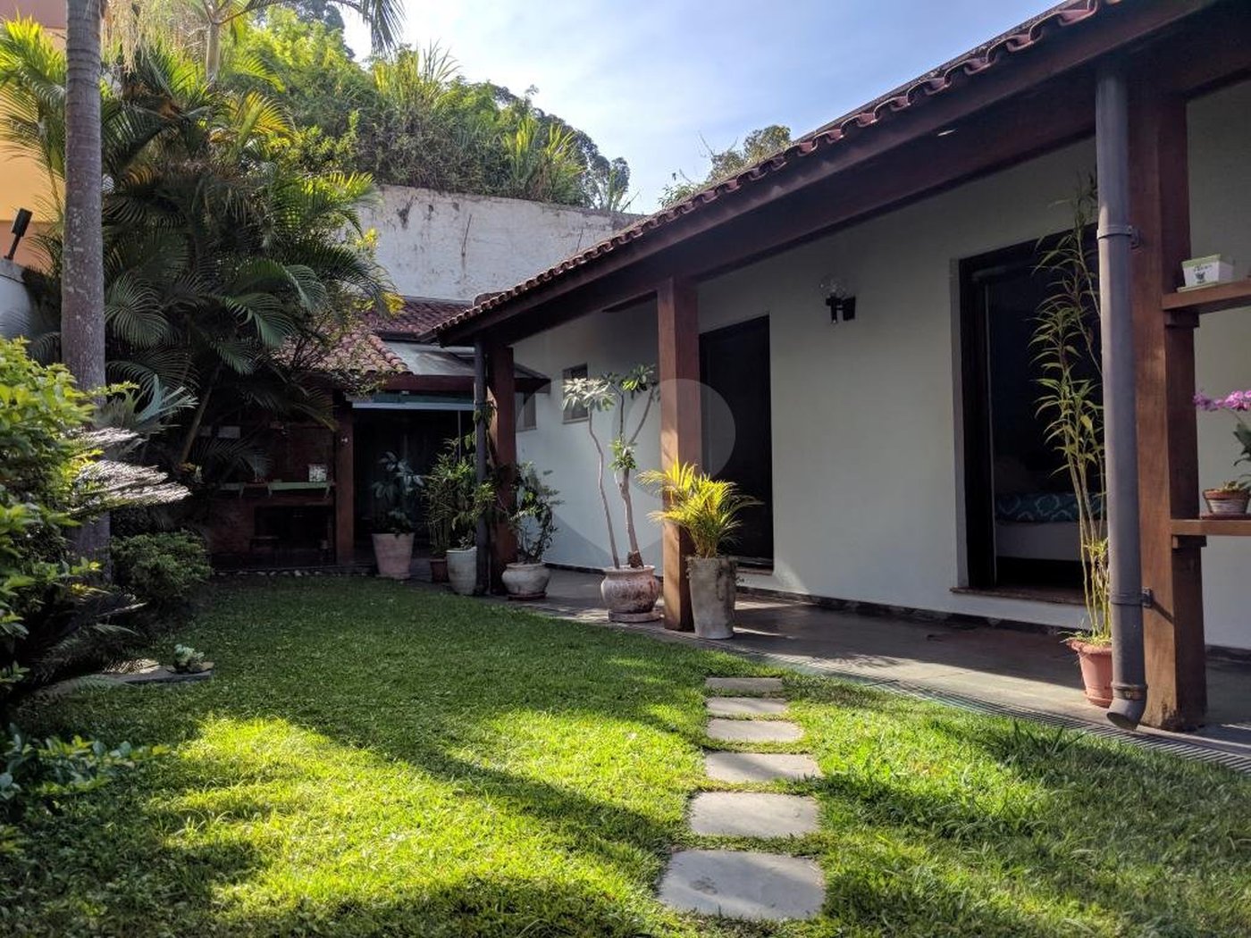 Sobrado à venda ou para alugar com 5 quartos, sendo 3 suítes, em Jardim Marajoara, São Paulo, SP