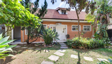 Casa Térrea à venda com 3 quartos, sendo 1 suíte,  em Interlagos, São Paulo, SP