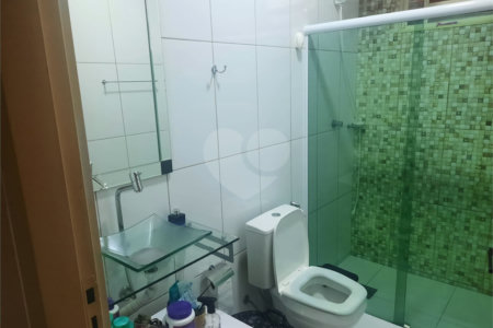 Ótima Oportunidade: Casa com Área de Lazer e Garagem para Dois Carros