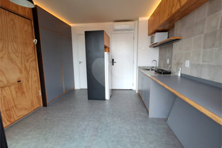 Studio de 25m² mobiliado e com varanda condomínio com lazer Vila Mariana