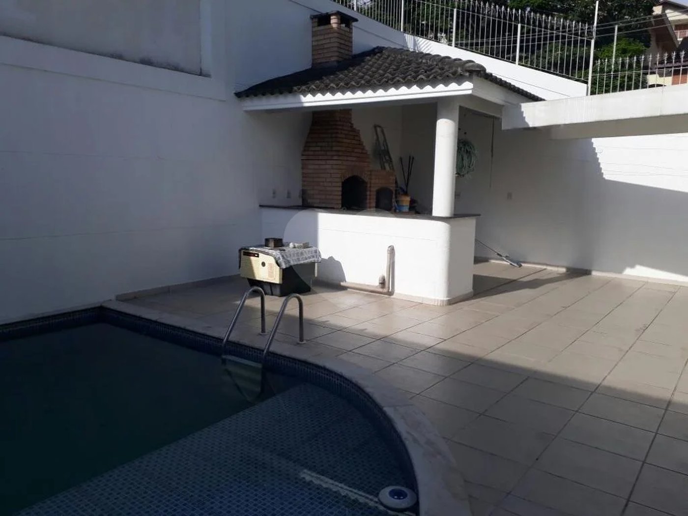 Maravilhoso Sobrado imponente, sendo 4 suítes- 8 vagas de garagem