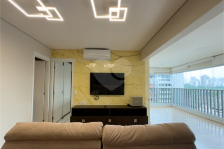 Apartamento à venda com 4 quartos, sendo 2 suítes, em Pinheiros, São Paulo, SP